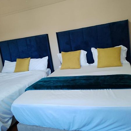 Triple S Hotel Bellville Buitenkant foto