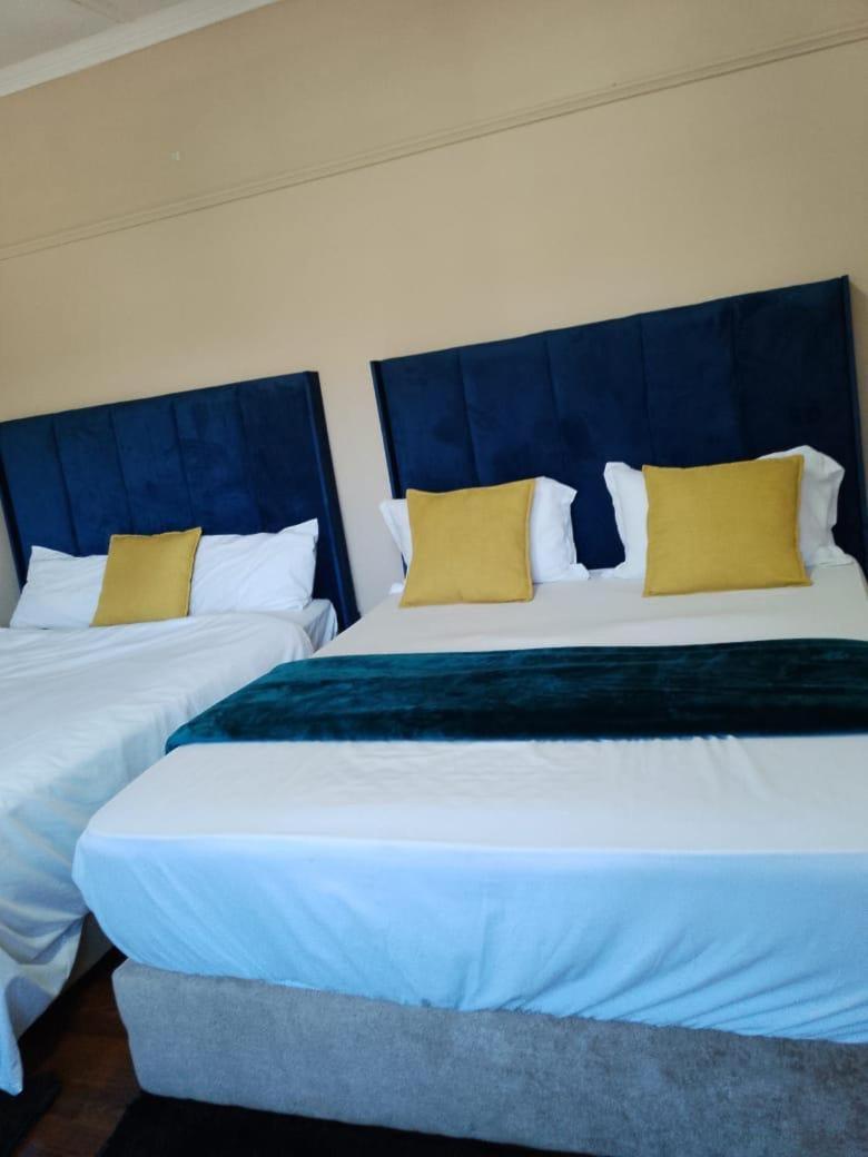Triple S Hotel Bellville Buitenkant foto