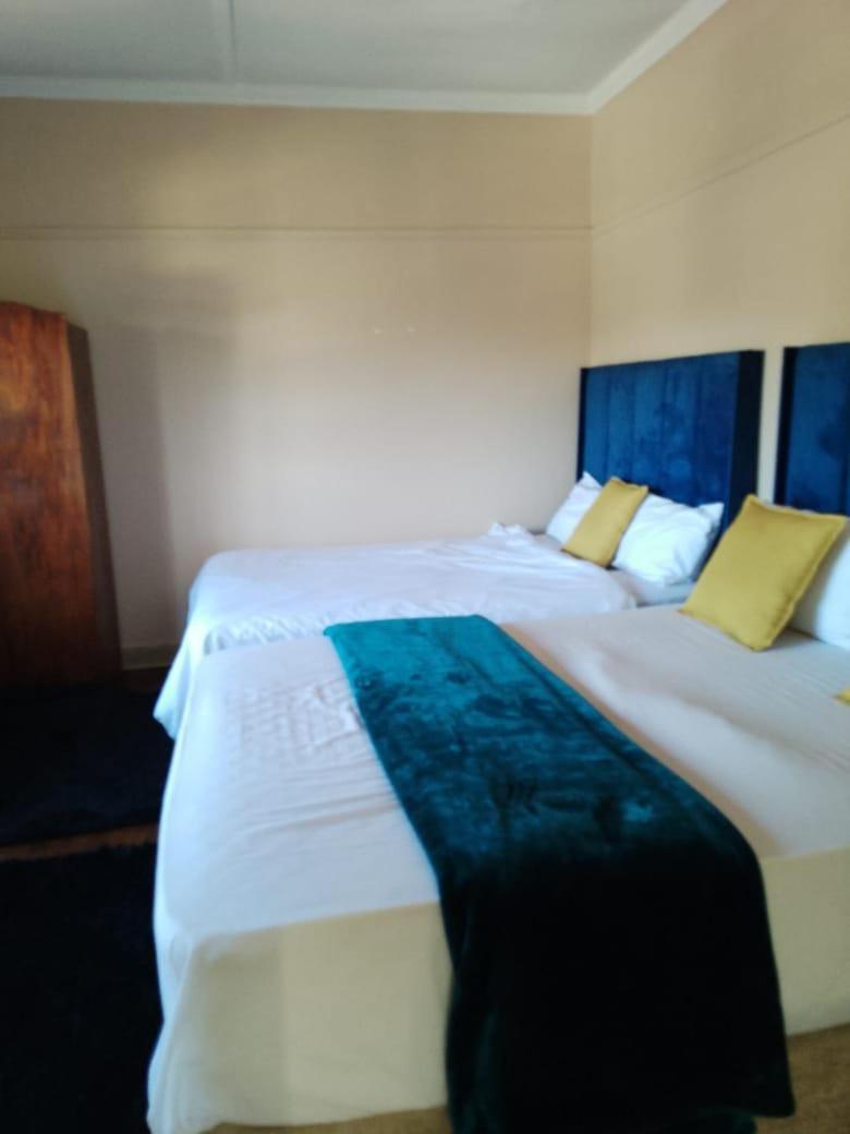 Triple S Hotel Bellville Buitenkant foto